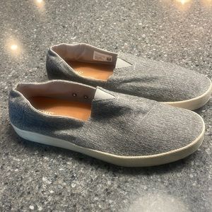 Toms men’s slides, gray canvas, size 10